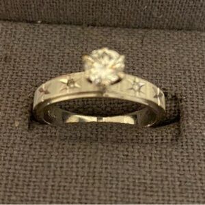 14K white gold with 1/2 ct diamond perfect Venus ring- size 7